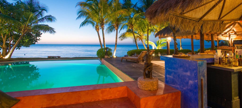 beachfront lounge
